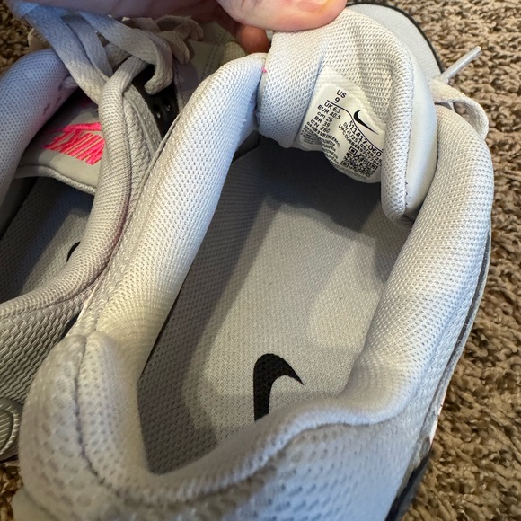 Nike Women's Sneakers in Gray and Pink - Picture 8 of 8